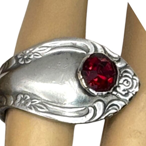 Antique Reed & Barton Stainless Steel Rose Spoon Ring With Red Crystal  Size 7.5 - Picture 9 of 11